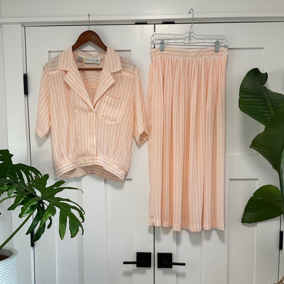 Chaus Dresses & Skirts - Super Chic Shear Chaus Peach Striped Skirt Set